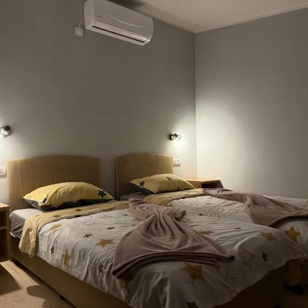 Duplex Oasis Rooms，位于Ada的酒店