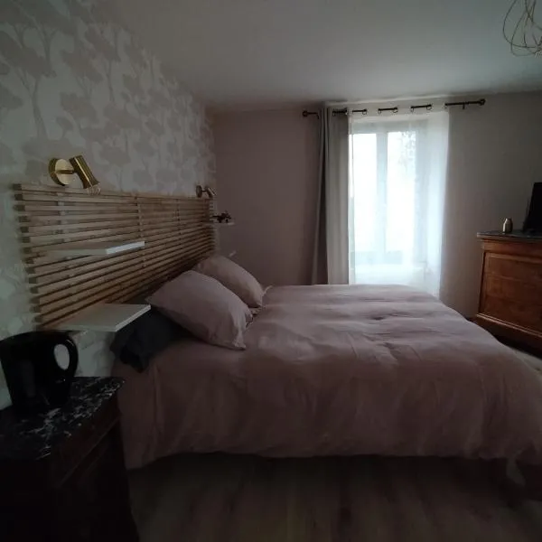 Chambre d'hôte La Suite Domaine du Bagnerot，位于La Chapelle-aux-Bois的酒店