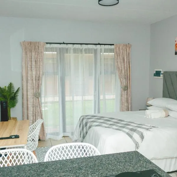 The prestige studio at Bains lodge，位于布隆方丹的酒店