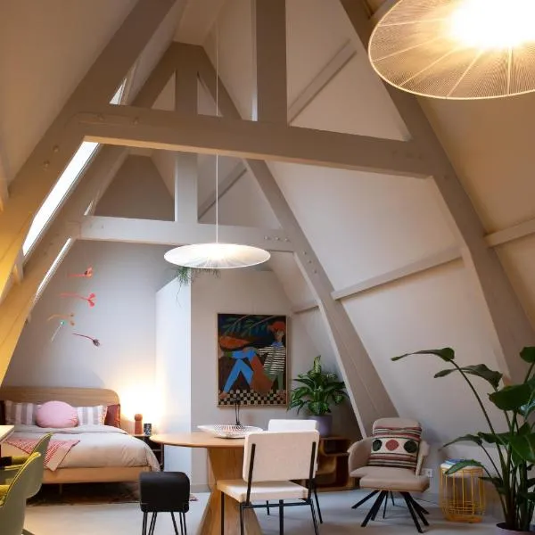 The Painters Loft sleeping among the art，位于哈莱姆的酒店