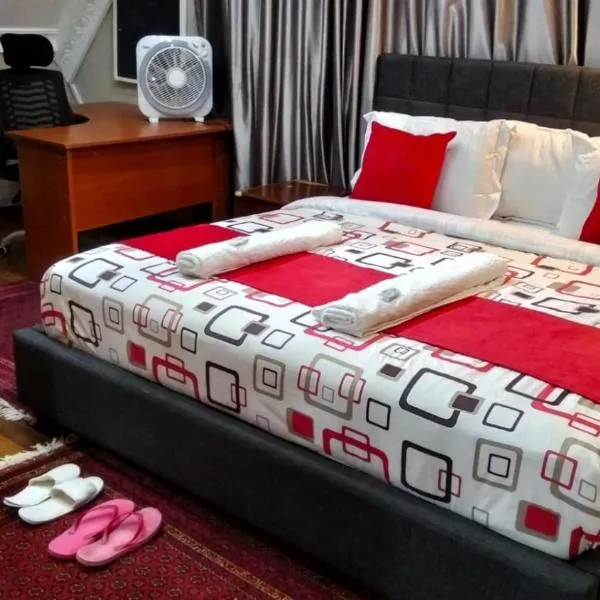 Kukis Place, 5 bedrooms, whole compound，位于Embu的酒店