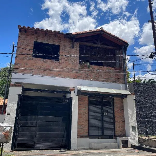 Habitación independiente primera planta，位于Luque的酒店
