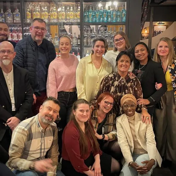 Logis Hôtel Des Acacias Lille Neuville en Ferrain, Restaurant l'Acacias Gourmand，位于讷维尔昂费兰的酒店