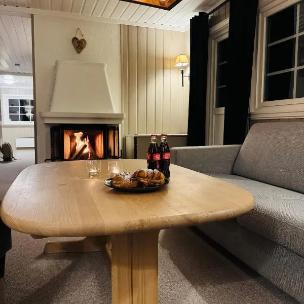 Koselig hytte midt i fredelige omgivelser，位于耶卢的酒店