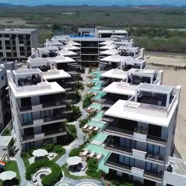 Beach Loft Style and Beach Heated Pool，位于马萨特兰的酒店