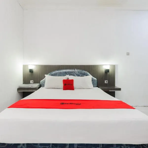 RedDoorz Syariah near Q-Mall Banjarbaru，位于Martapura的酒店