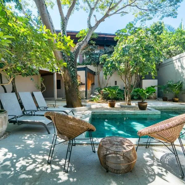 Welcome to Paradise - Luxurious 2 Bedroom Oasis with Pool and Lush Tropical Garden，位于萨尤利塔的酒店