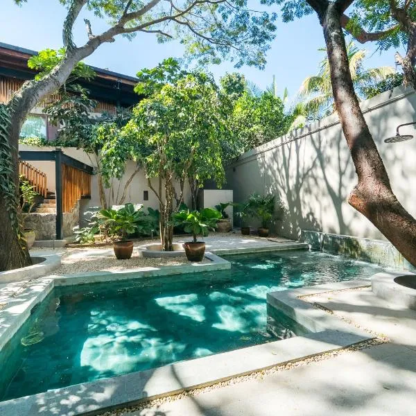 Welcome to Paradise - Luxurious Studio Oasis "Artemisa" with Pool and Lush Tropical Gardens，位于萨尤利塔的酒店