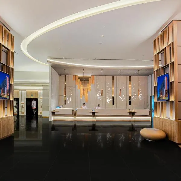 雅加达椰风伽德哈里斯酒店及会议中心，位于雅加达的酒店