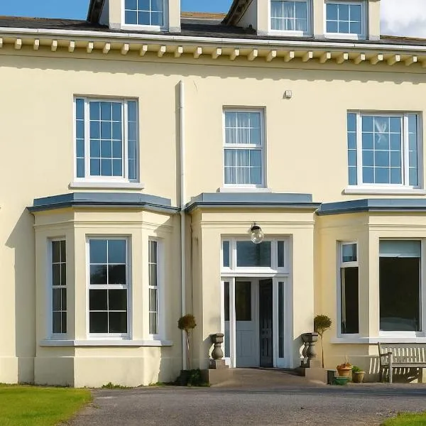 The Manor House，位于Peel的酒店