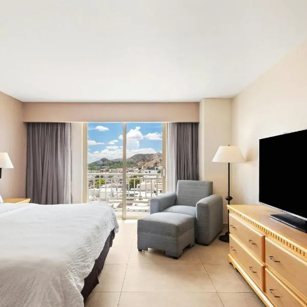 Fiesta Inn Express Hermosillo，位于埃莫西约的酒店