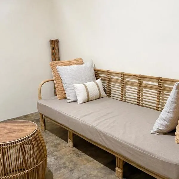 Ayu Homestay - Room 4，位于San Isidro的酒店