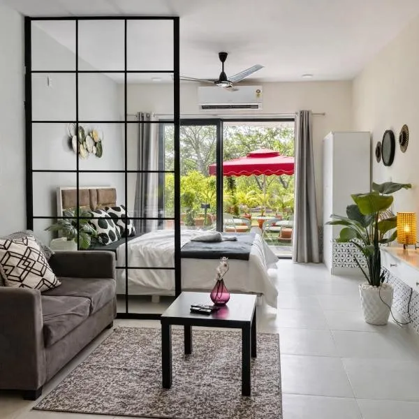 Aura Abode with private garden，位于卡尔贾特的酒店