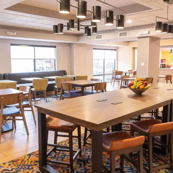 威廉姆斯波特希尔顿恒庭酒店，位于威廉波特的酒店