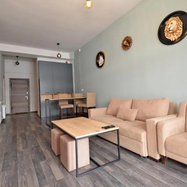 Luxury Design Mountain Suite with Private Panorama Balcony，位于萨克德佐尔镇的酒店