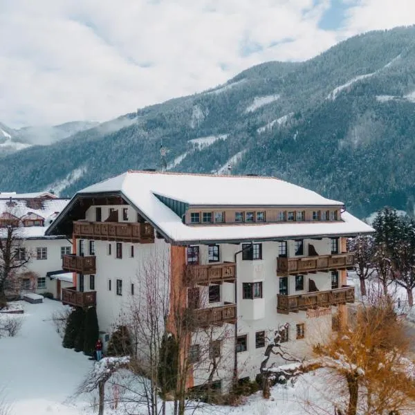 Strasserwirt - Ansitz zu Tirol，位于施特拉森的酒店