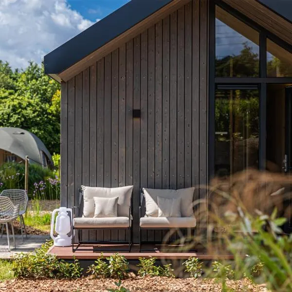 Tinyhouse luxe met hottub，位于米尔森的酒店