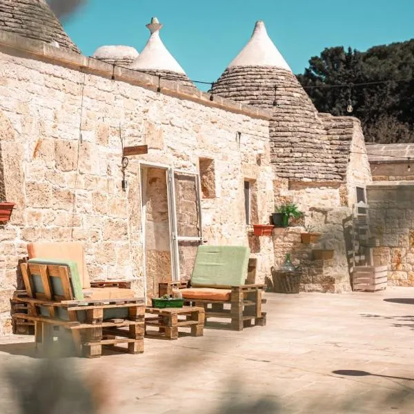 Trulli Beauty LAMIA family pool，位于马丁纳弗兰卡的酒店