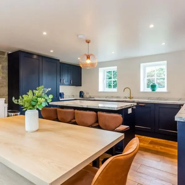 Idyllic retreat with log burner near Danby Castle,位于丹比的酒店