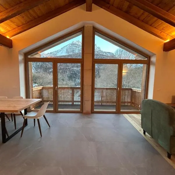 Al Pomer Dolomites Lodges Val di Zoldo，位于福尔诺迪佐尔多的酒店