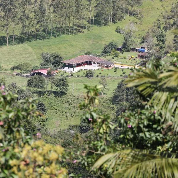 Finca La Playa Ecohotel - Experiencia Campestre -，位于萨兰托的酒店