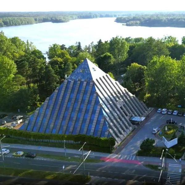 Piramida Park Hotel & Wellness，位于蒂黑的酒店