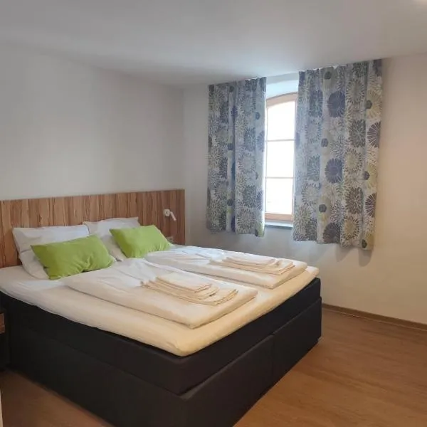 Gasthof zur Post，位于Lalling的酒店