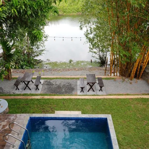 Amsri Hotels Airport Transit，位于卡图纳耶克的酒店