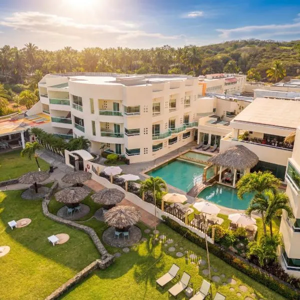 Artisan Playa Esmeralda Family Beach Hotel，位于查察拉卡斯的酒店