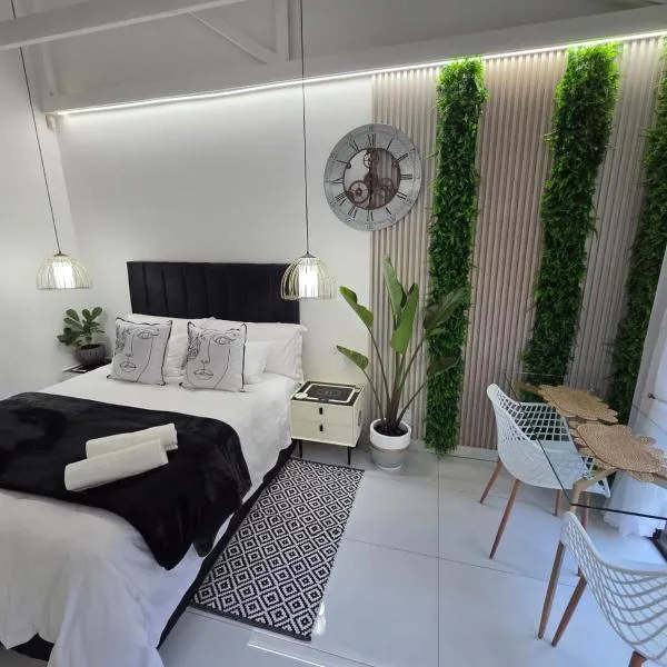 Indulge Deluxe Accommodation，位于米德尔堡的酒店