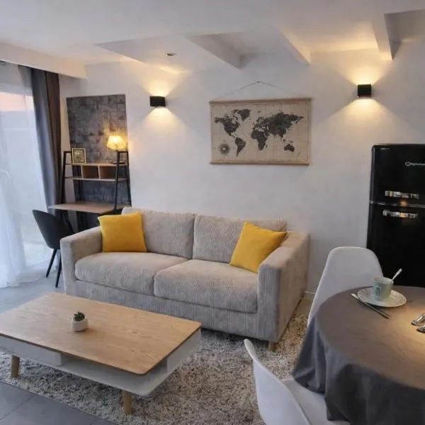 Chez Jean, Gîte tout confort avec terrasse，位于堡维的酒店