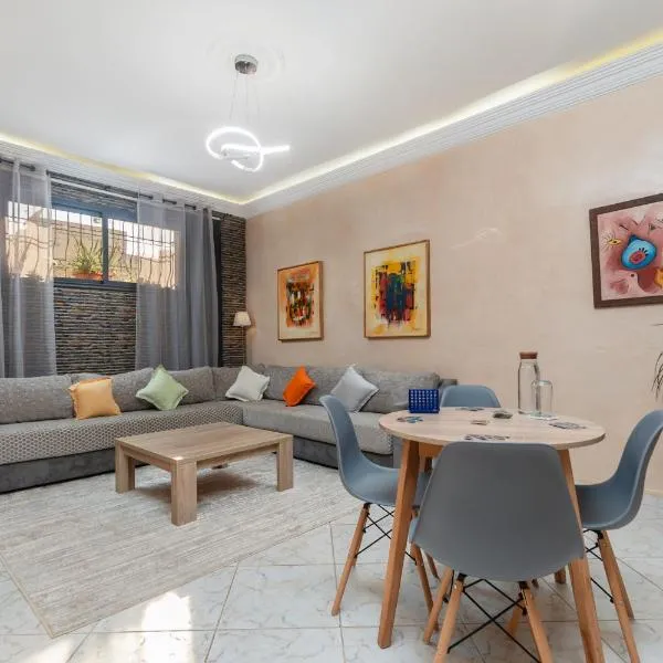 Cozy and Zen 2BR central Agadir Netflix, free parking, fast wifi，位于阿加迪尔的酒店
