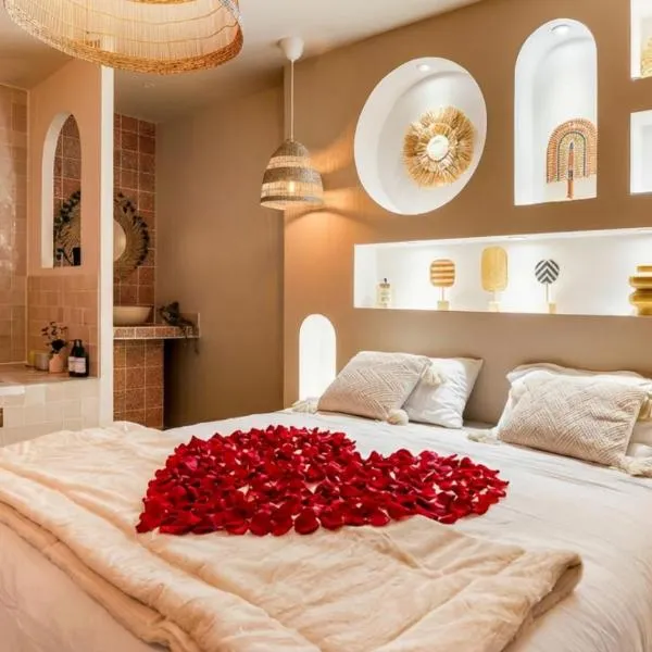 Suite Marrakech - Balnéo Privée - Netflix，位于Auterive的酒店