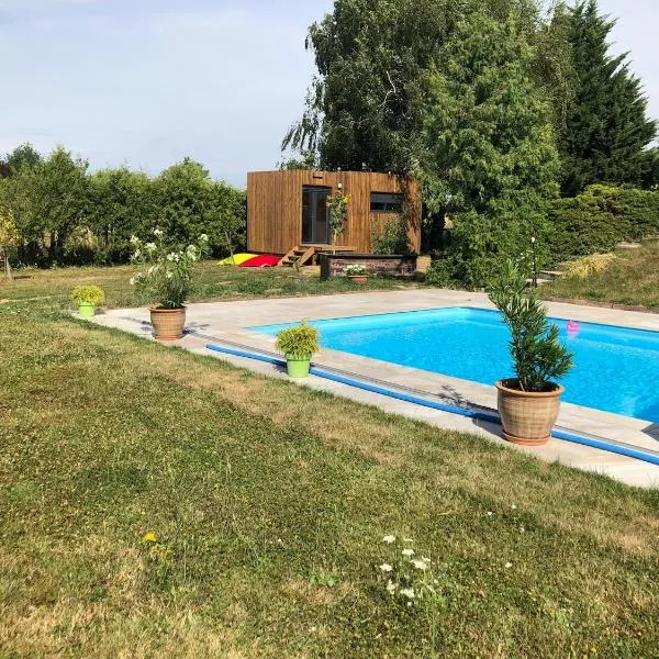 Tiny House le Cocon de Jardin，位于萨维尔纳的酒店
