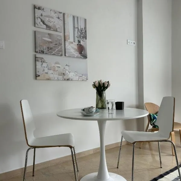 Anna Coast Apartment，位于阿亚安娜的酒店