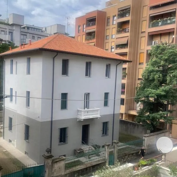 Lacasabianca guest house saronno，位于萨龙诺的酒店