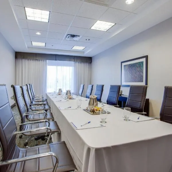 渥太华东奥尔良智选假日套房酒店，位于渥太华的酒店