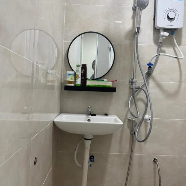 Dar Aura Homestay，位于Kampong Parit Tengah的酒店