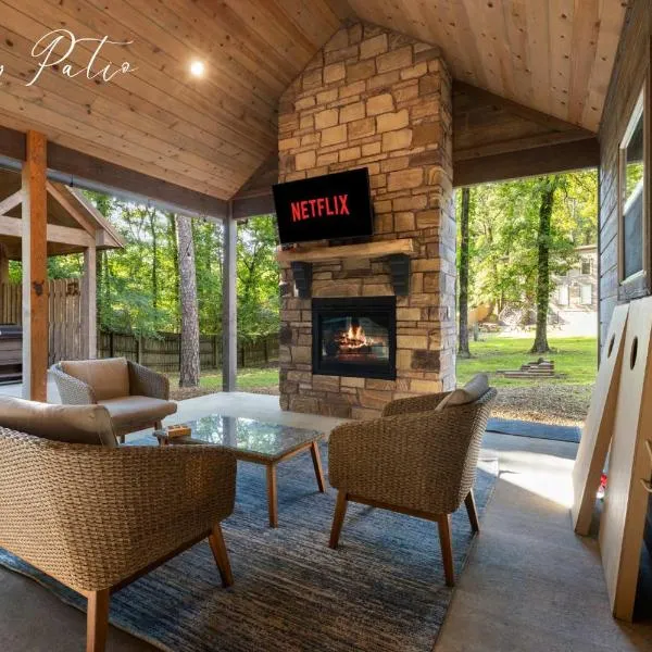 2BR Private Cabin - HotTub - Fire Pit - BBQ - Patio，位于布罗肯鲍的酒店