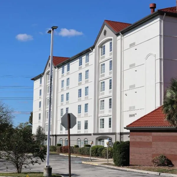 La Quinta Inn and Suites by Wyndham, Ocala，位于奥卡拉的酒店