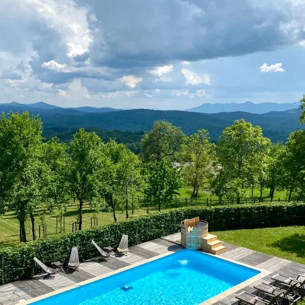 Apartments & Rooms Domacija Krnc，位于Hrib pri Hinjah的酒店