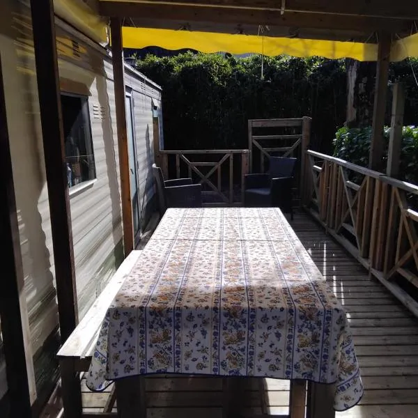 la chouette,camping municipal，位于Le Martinet的酒店