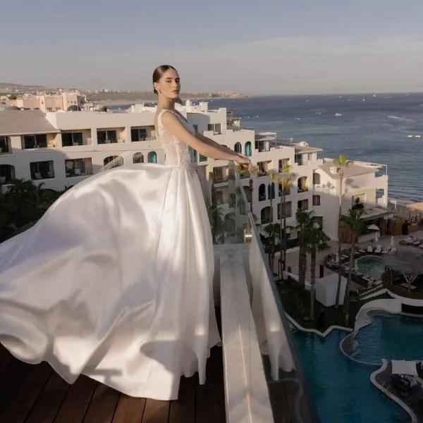 ME Cabo – Adults Only，位于卡波圣卢卡斯的酒店