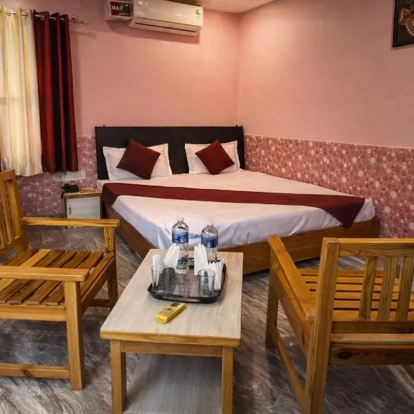 Anandam Lawn Resort, Bagru, Jaipur，位于Dahmi的酒店