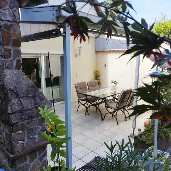 "Ferienhaus-Ottendorf" mit Pool und Infarotkabine，位于Ottendorf的酒店