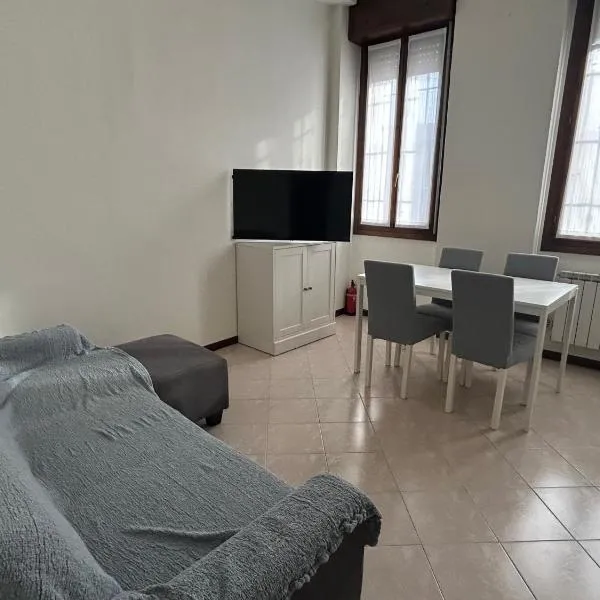 Modern three-room apartment with Wi-Fi, near MM2 Gorgonzola，位于戈尔贡佐拉的酒店
