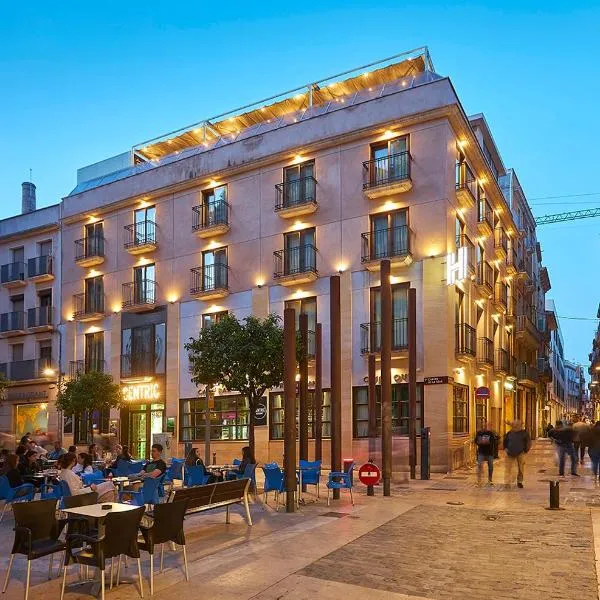 雷乌斯中心酒店，位于雷乌斯的酒店