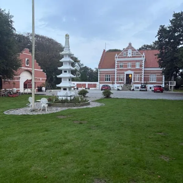 Herregårdslejlighed，位于Vrå的酒店
