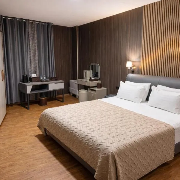 Grey Star Hotel，位于内戈蒂诺的酒店