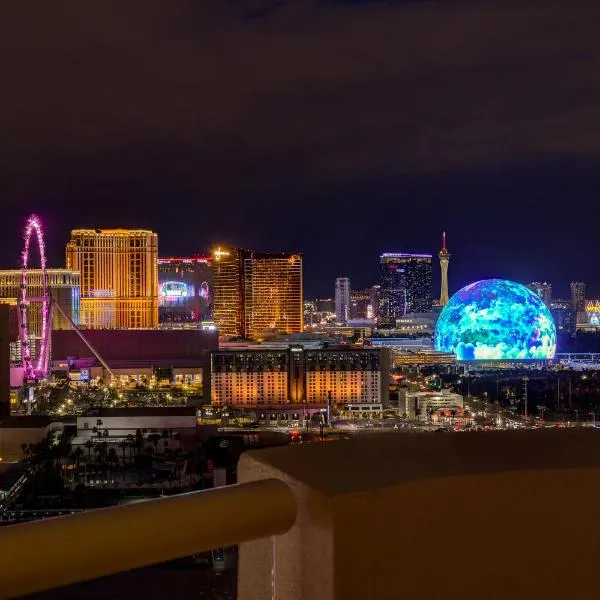 SPHERE VIEW - Signature MGM Resort Lucky Gem Penthouse & Luxury Suites 27817，位于拉斯维加斯的酒店